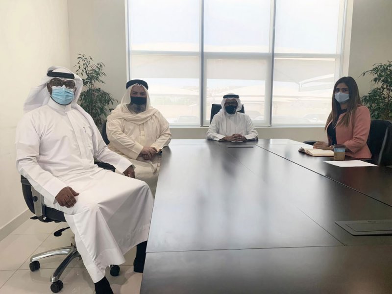 رئيس "الاتصال الوطني" يشيد بجهود جمعيتيْ العلاقات العامة والحقوقيين البحرينية