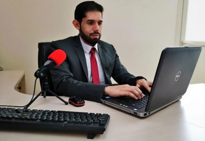 اختصاصي تكنولوجيا يُدشّن أكبر لوحة إلكترونية في حب الوطن