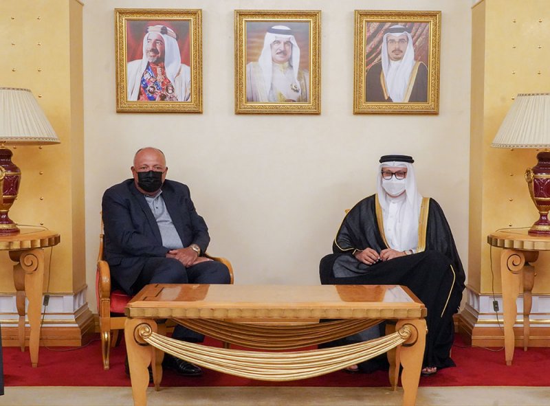 وزير خارجية مصر يصل إلى البحرين