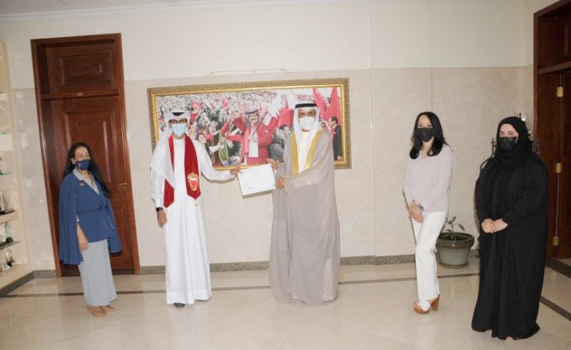 وزير التربية والتعليم يستقبل الطالب تركي الذوادي رئيس لجنة حقوق الطفل في البرلمان العربي للطفل