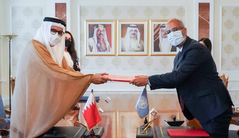 وزير الخارجية والمنسق المقيم لأنشطة الأمم المتحدة بالإنابة لدى البحرين يوقعان إعلان نوايا للتعاون والتنسيق