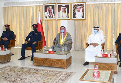 اللجنة الأمنية برئاسة المحافظ تناقش الجوانب الأمنية وتطبيق الاجراءات الاحترازية