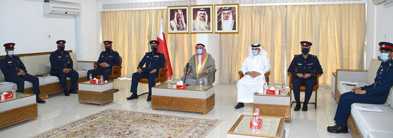 اللجنة الأمنية برئاسة المحافظ تناقش الجوانب الأمنية وتطبيق الاجراءات الاحترازية