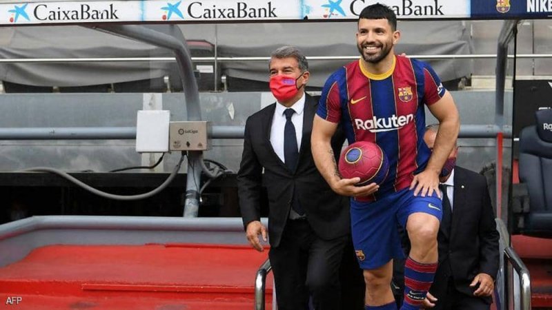 متاعب برشلونة تتفاقم.. هذه المرة أغويرو