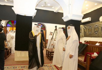 محافظ العاصمة يزور عددا من المآتم ويؤكد على تطبيق توصيات "الفريق الوطني" للحد من انتشار فيروس كورونا خلال موسم عاشوراء