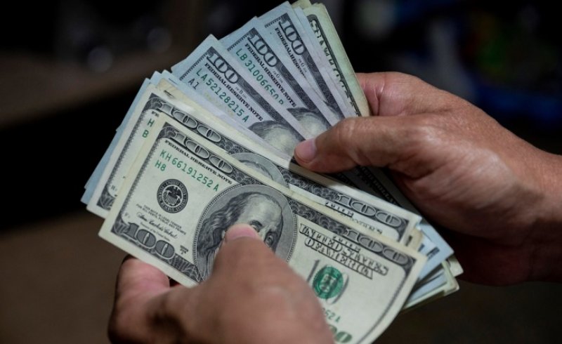 استقرار الدولار مع ترقب بيانات التضخم الامريكية