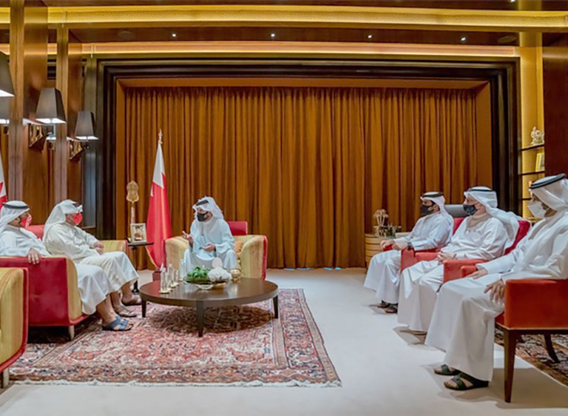سمو الشيخ خالد بن حمد يستقبل رئيس اتحاد الجولف ونائب رئيس اتحاد الرماية ويزور اتحاد الرياضات البحرية