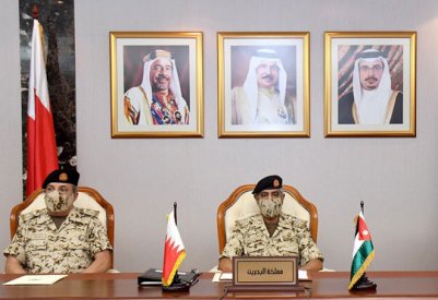 رئيس هيئة الأركان يترأس أعمال الاجتماع المرئي للجنة البحرينية الأردنية المشتركة العليا