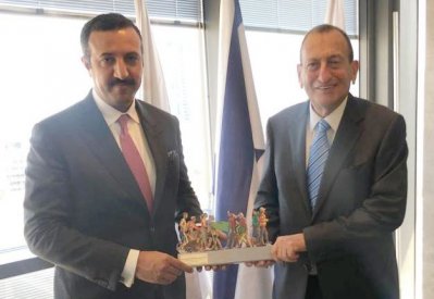 وكيل وزارة الخارجية للشؤون السياسية يجتمع مع عمدة مدينة تل أبيب