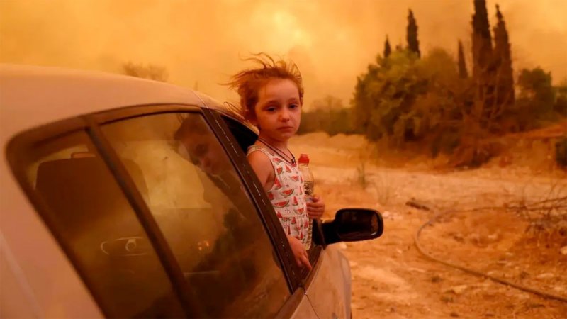 حرائق الجزائر واليونان.. تعددت الأماكن والمأساة واحدة!