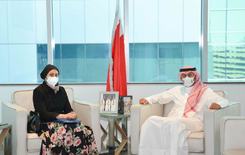 وزير الصناعة والتجارة والسياحة يستقبل سفيرة مملكة البحرين المعينة لدى مملكة تايلند