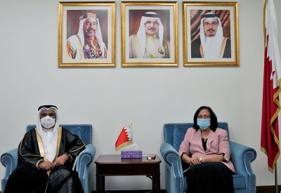 وزيرة الصحة تستقبل سفير البحرين لدى إندونيسيا