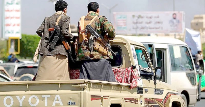 البيضاء.. ميليشيا الحوثي تفجر جسرًا و3 عبارات مائية