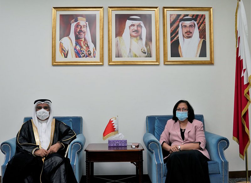 وزيرة الصحة تستقبل سفير البحرين لدى إندونيسيا