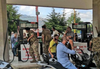 الجيش اللبناني يداهم محطات الوقود المقفلة.. ويتحرك للتوزيع