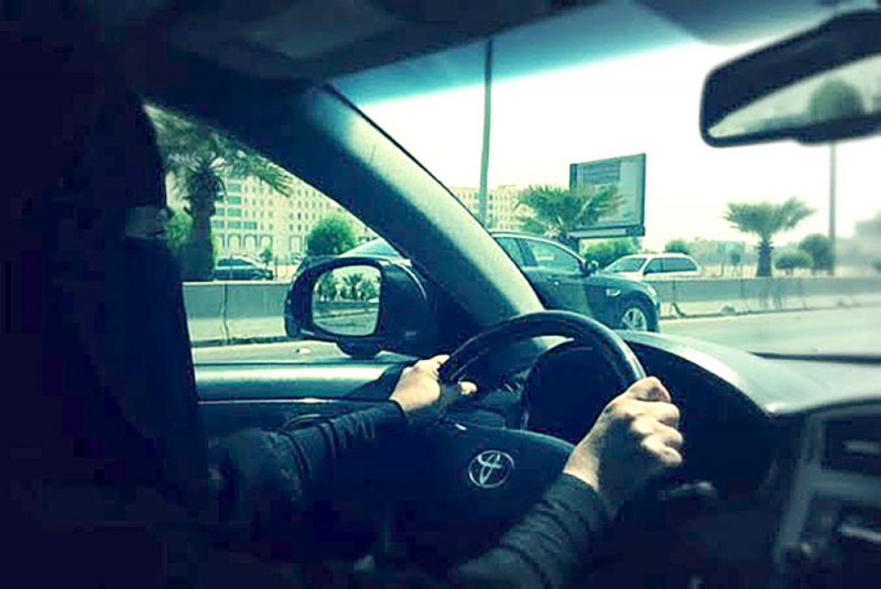 رئيسة قسم بشركة طيران تبحث عن وظيفة مناسبة بعد تسريحها