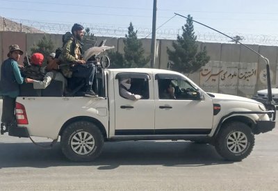 طالبان تشترط مغادرة القوات الأجنبية وتتحدث عن توليها الحكم
