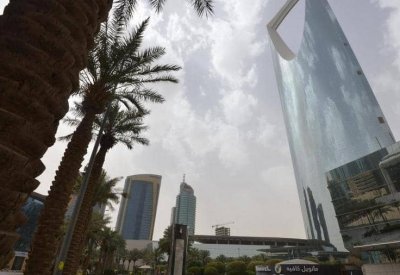 السعودية.. توقيف 6 مواطنين بتهمة التحرش بسائحة