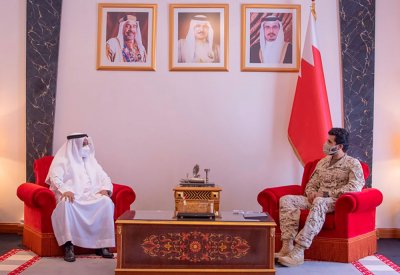 ناصر بن حمد يستقبل سفير مملكة البحرين لدى جمهورية إندونيسيا