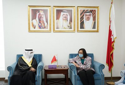 وزيرة الصحة تستقبل سفير مملكة البحرين لدى الصين