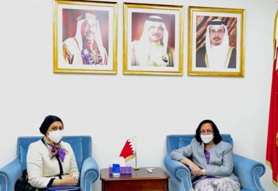 وزيرة الصحة تستقبل سفيرة البحرين لدى مملكة تايلند بمناسبة تعيينها