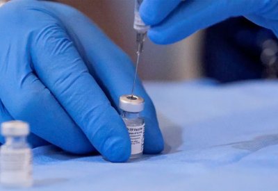 فايزر تقدم بيانات للتدليل على فعالية الجرعة الثالثة من لقاح كورونا
