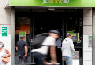 عدد الموظفين في بريطانيا يرتفع مع استمرار الانتعاش الاقتصادي