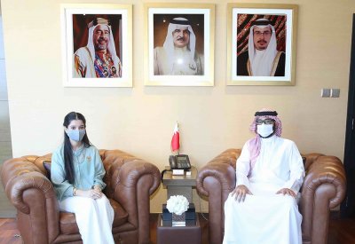المؤيد يستقبل الطالبة رتاج العباسي رئيسة البرلمان العربي للطفل