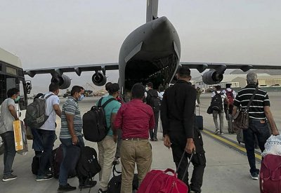 البنتاغون يستأنف عمليات الإجلاء في كابل.. ويكشف الأرقام