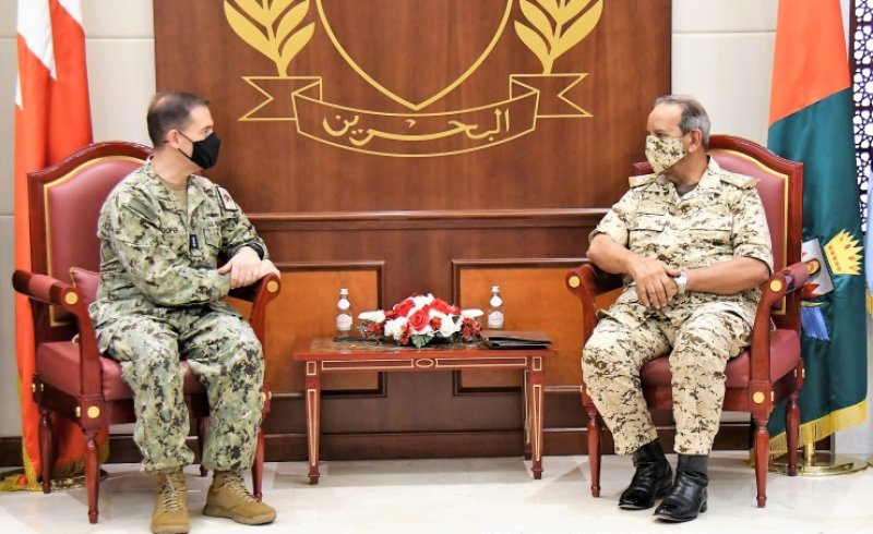 القائد العام لقوة دفاع البحرين يستقبل قائد القوات البحرية بالقيادة المركزية الأمريكية قائد الأسطول الخامس