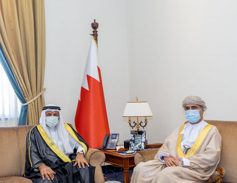صالح بن هندي يستقبل السفير العماني