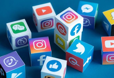 شركات التواصل تعلن موقفها من حسابات طالبان.. ومفاجأة من تويتر