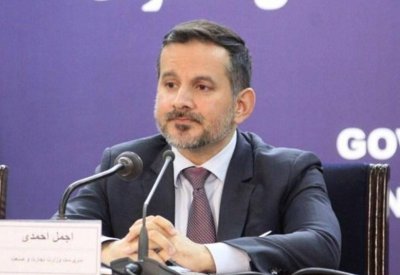 محافظ البنك المركزي الأفغاني يروي تفاصيل هروبه.. وقصة الحذاء