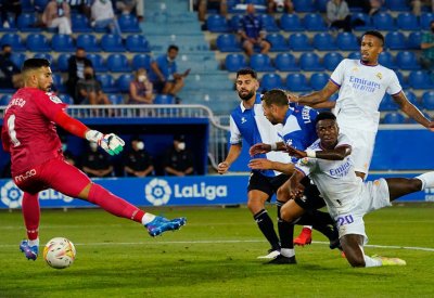 برشلونة والريال وأتلتيكو يسعون لتأكيد الانطلاقة الجيدة