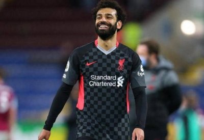 كلوب يكشف "كواليس" مفاوضات تجديد عقد صلاح مع ليفربول