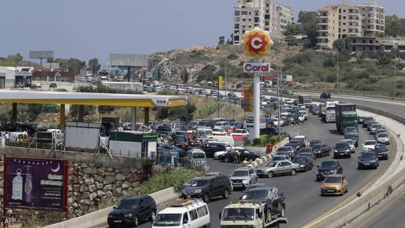 أزمة لبنان تتفاقم.. رفع أسعار البنزين بشكل "جنوني"