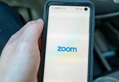 مشكلات تضرب "زووم".. والتطبيق يرد