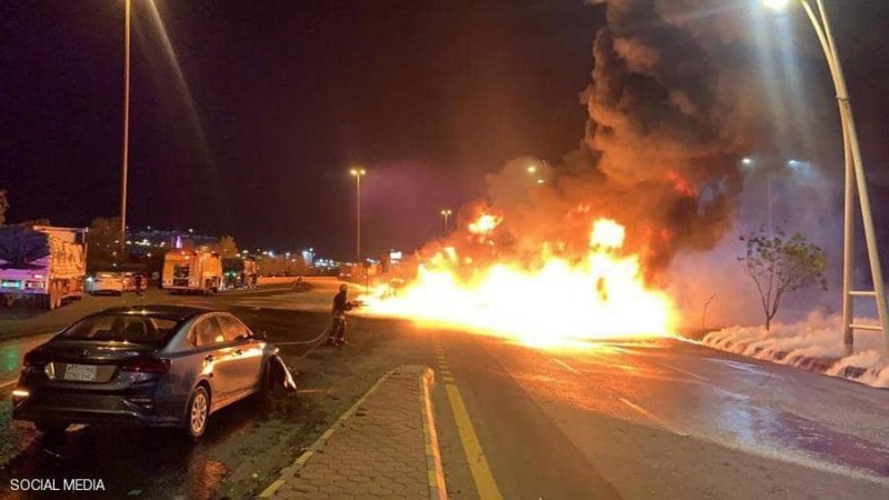 السيطرة على حريق بناقلة مواد بترولية في السعودية