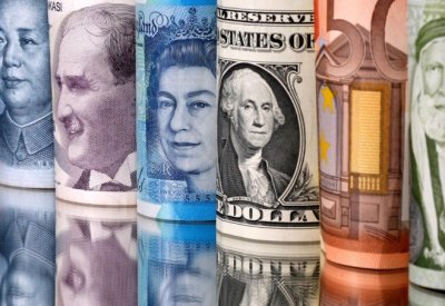 الدولار قرب أقل مستوى في أسبوع مع انحسار المخاوف بشأن دلتا