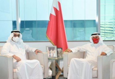 وزير الصناعة والتجارة والسياحة يجتمع برئيس مجلس إدارة جمعية البحرين لتنمية المؤسسات الصغيرة والمتوسطة