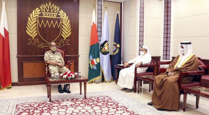 القائد العام لقوة الدفاع يستقبل رئيس المجلس الأعلى للصحة ووزير المالية والاقتصاد الوطني