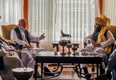 حكومة طالبان.. مباحثات تضم الخصوم من أجل "الشرعية والمال"