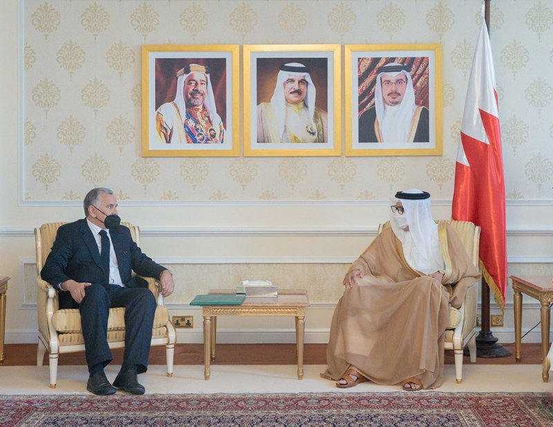 وزير الخارجية يستقبل سفير جمهورية البرازيل الاتحادية لدى البحرين