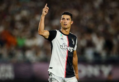عقد لعامين وبراتب أسبوعي 250 ألف جنيه إسترليني...مانشستر سيتي يستعد للتوقيع مع رونالدو