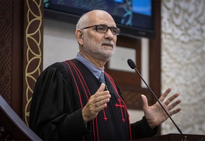 القسيس هاني: البحرينيات سطرن إنجازات تاريخية بكافة الميادين
