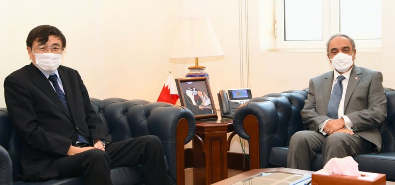 الوزير خلف يبحث مع السفير الياباني مجالات التعاون المشترك