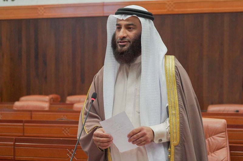النائب علي زايد يطالب بإعفاء المواطنين من رسوم فحص كورونا بمنفذي المطار والجسر