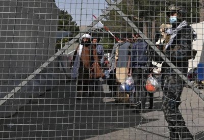 "المتخلفون".. لماذا بقي أميركيون في أفغانستان رغم الانسحاب؟