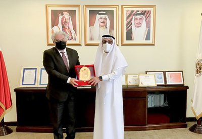 جامعة البحرين وجمعية الصحفيين تبحثان التدريب المشترك للكوادر الإعلامية
