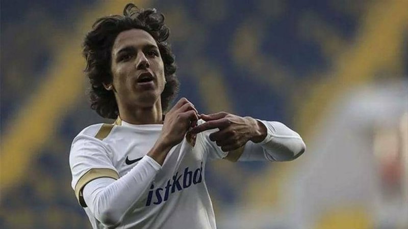 برشلونة يتجه للتوقيع مع "الطفل المعجزة" في تركيا